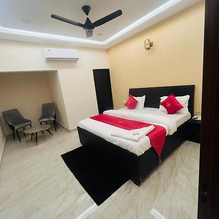 Hotel Royal A Ludhiana Ngoại thất bức ảnh