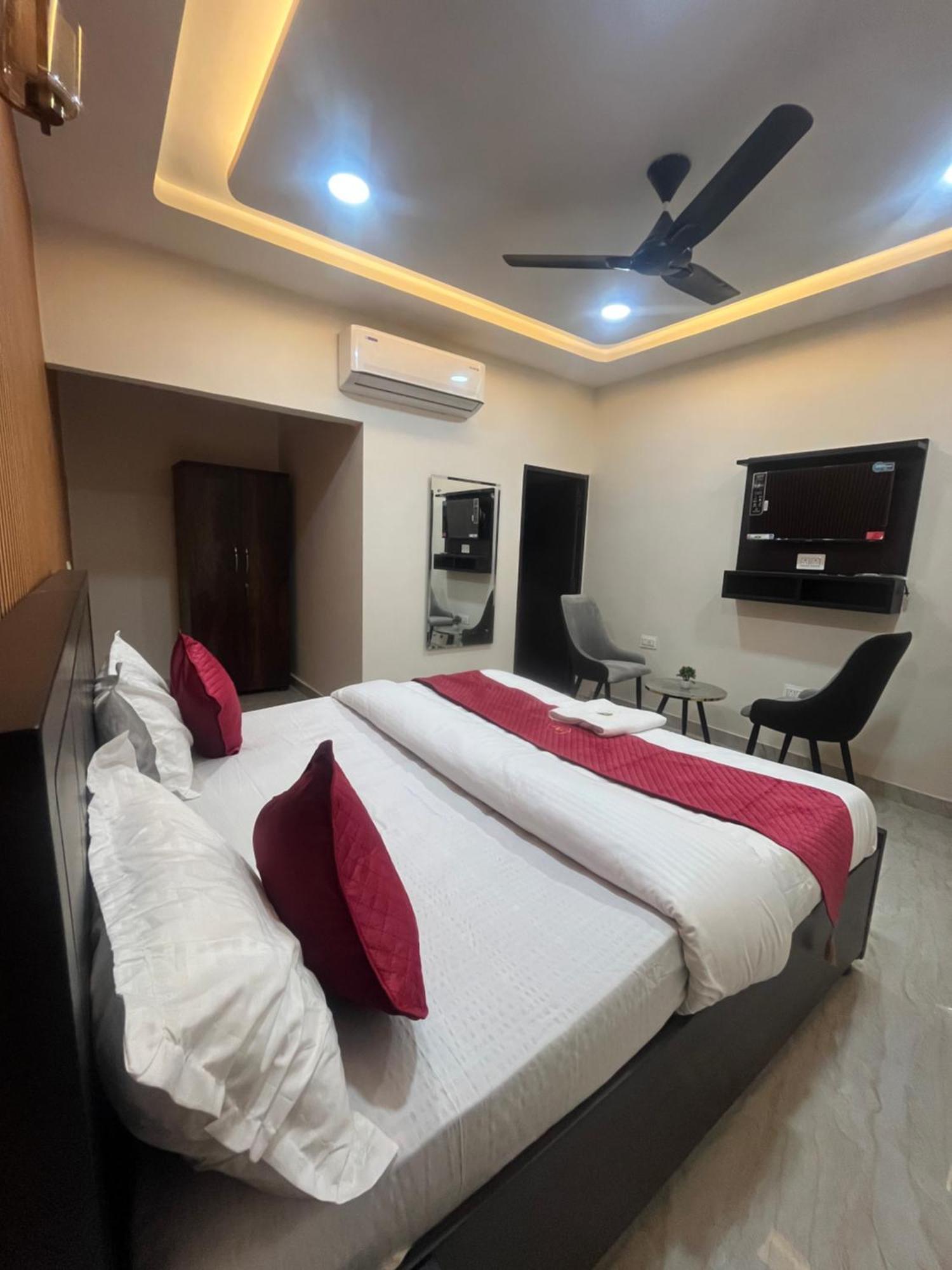 Hotel Royal A Ludhiana Ngoại thất bức ảnh