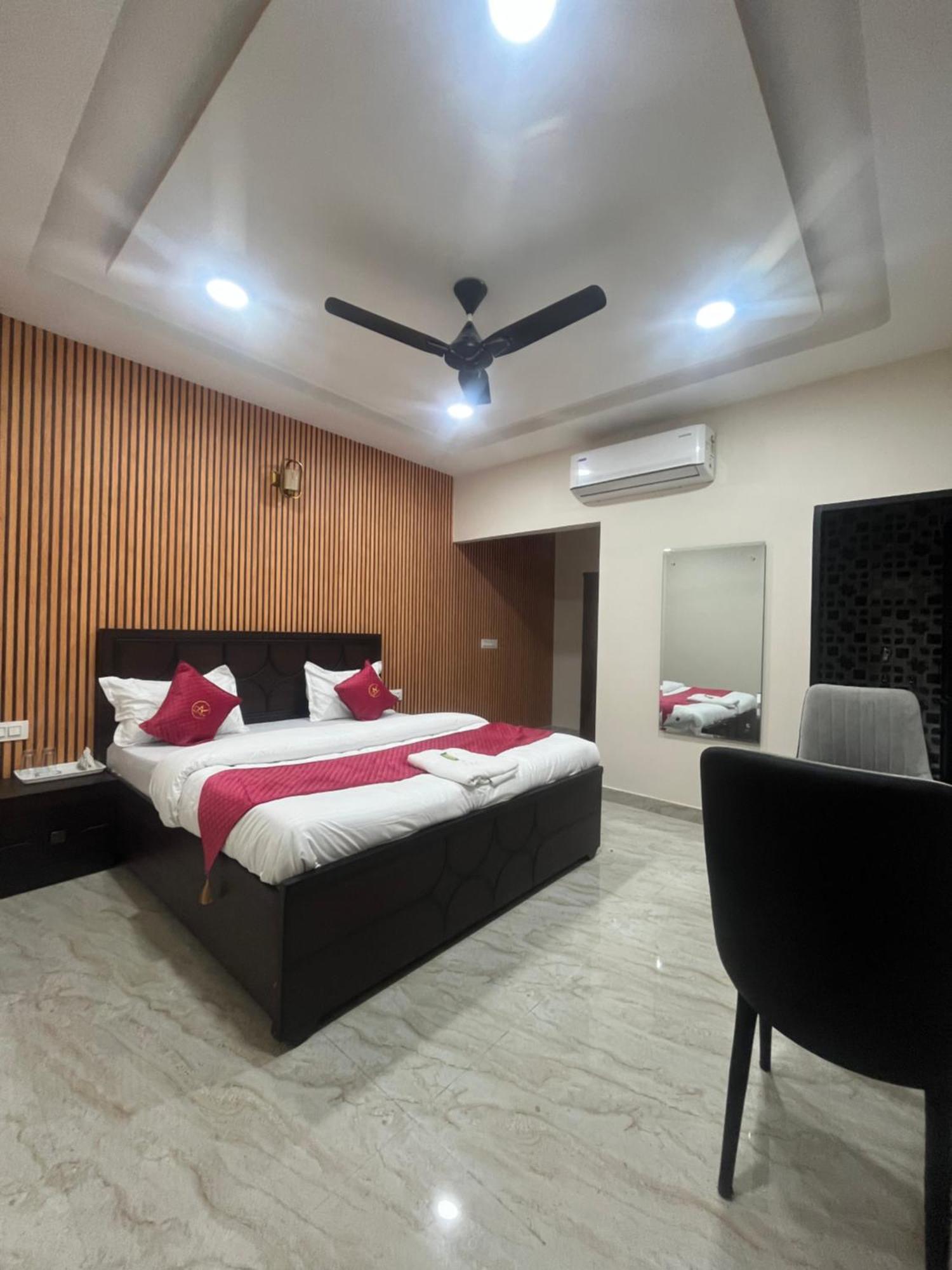 Hotel Royal A Ludhiana Ngoại thất bức ảnh