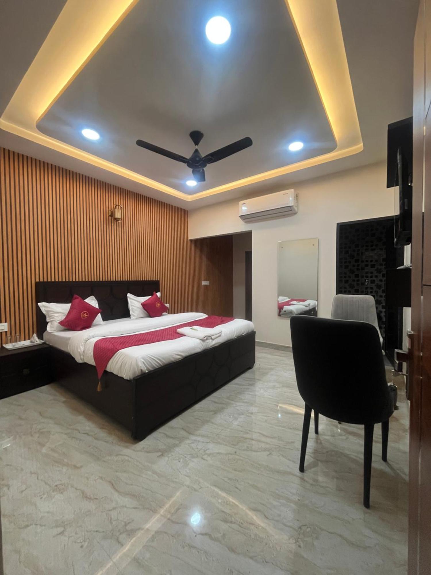 Hotel Royal A Ludhiana Ngoại thất bức ảnh