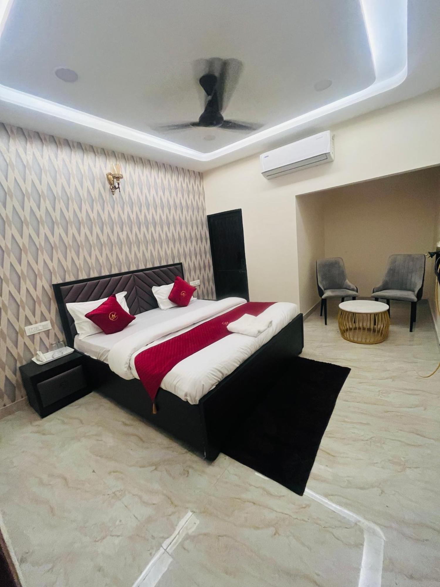 Hotel Royal A Ludhiana Ngoại thất bức ảnh