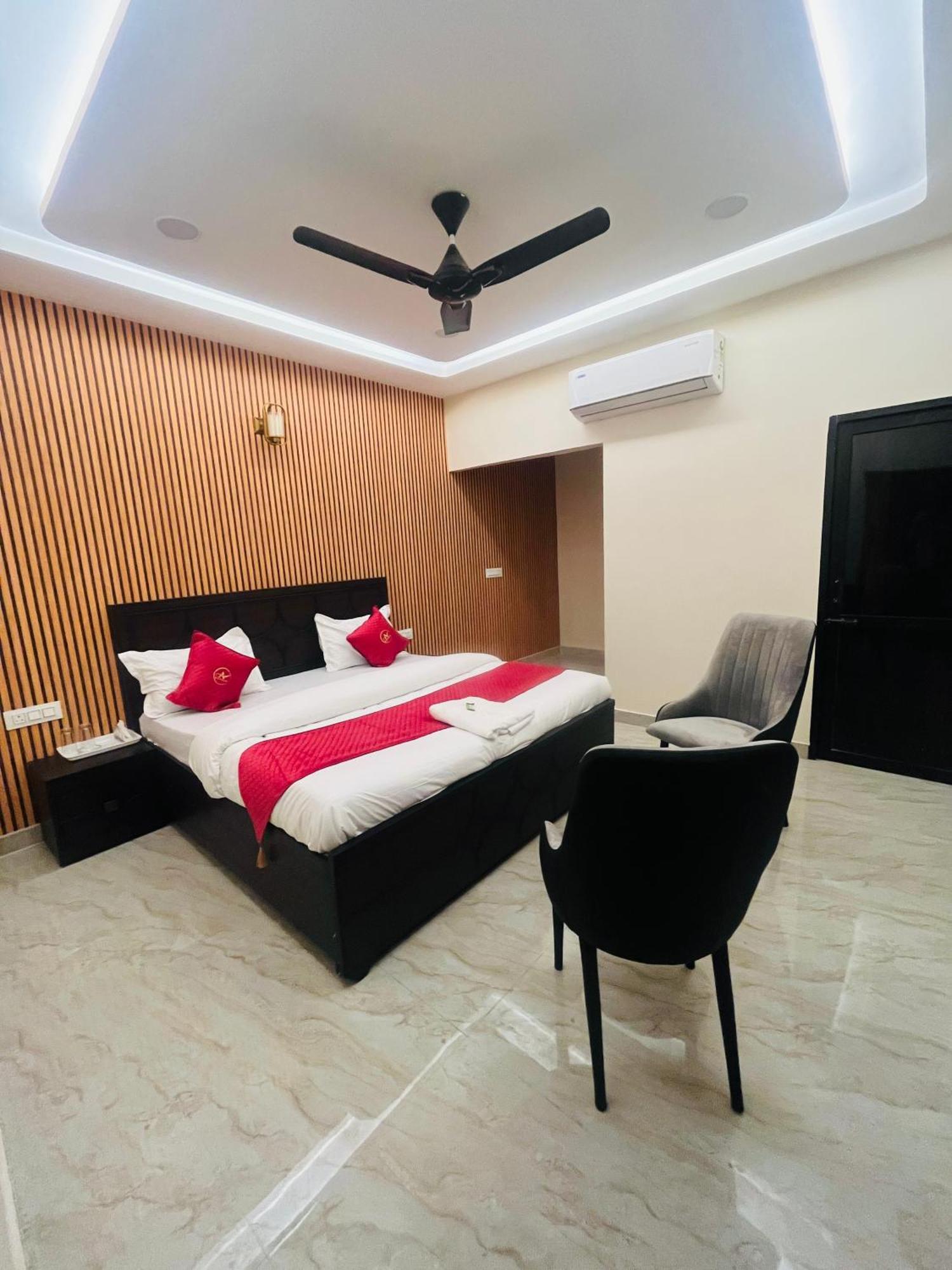 Hotel Royal A Ludhiana Ngoại thất bức ảnh